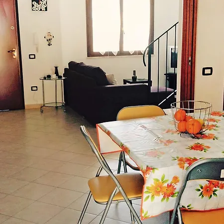 Locazione Turistica Moncada Vakantiehuis *